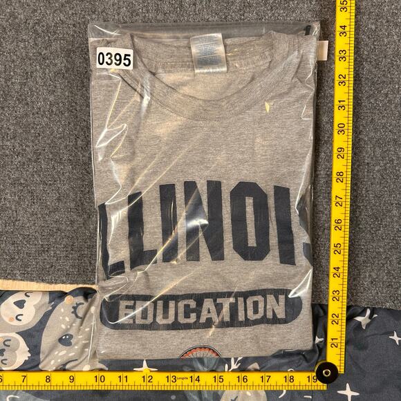 University‎ of Illinois Education T Shirt Men's M Gray Illiniwek Logo VTG Tee - Picture 8 of 9